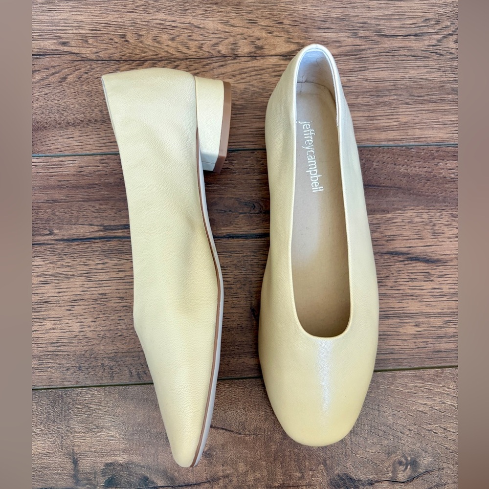 NWOT Jeffrey Campbell Trustee leather ballet flat, runs small fits like a sz 6